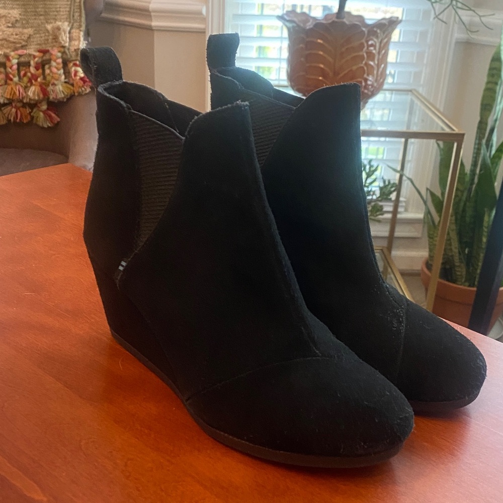 Toms Black Suede Wedge Heel Slip-in Ankle Boots